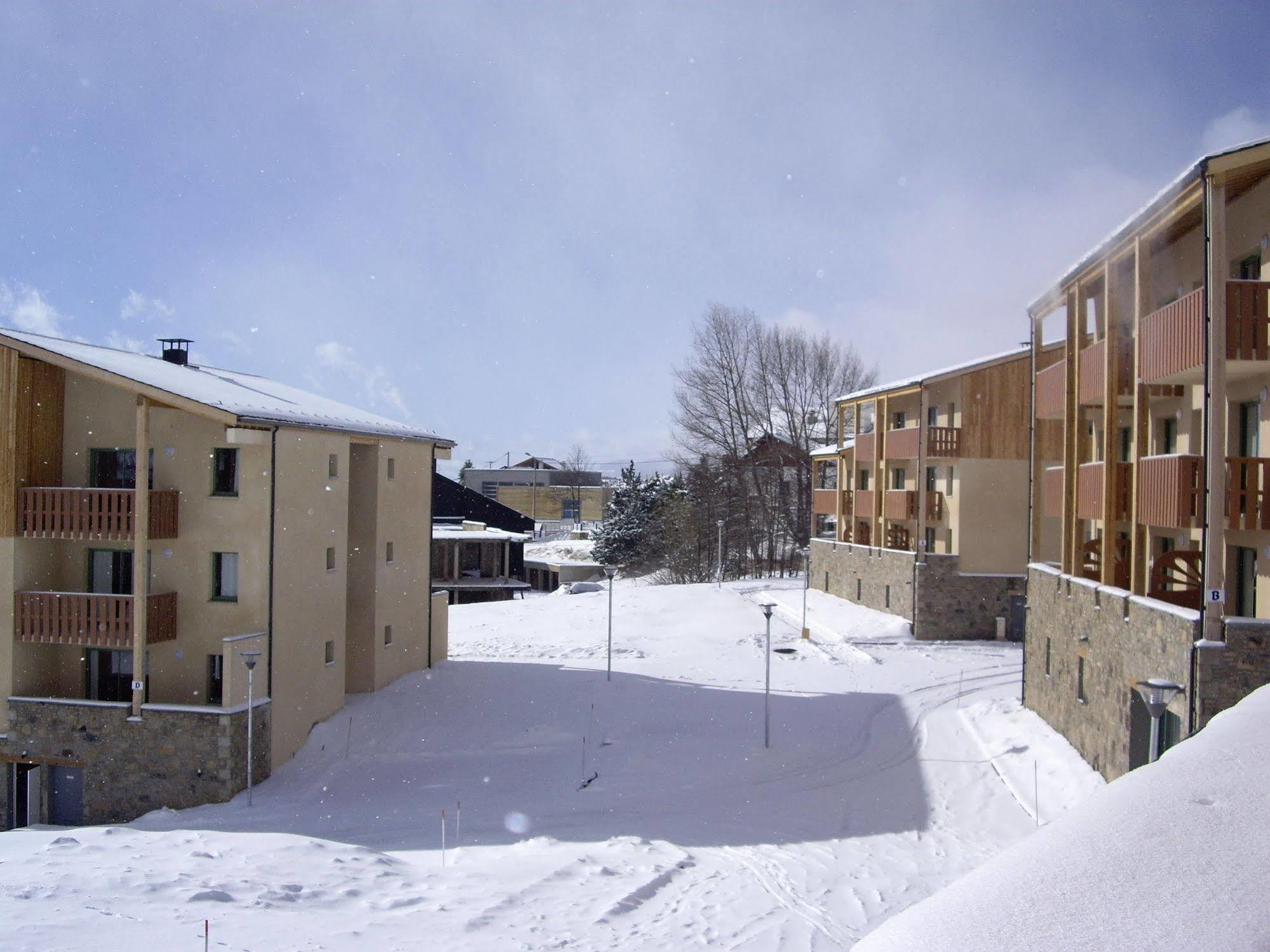Residence Nemea Les Chalets Du Belvedere Font-Romeu-Odeillo-Via Exteriör bild